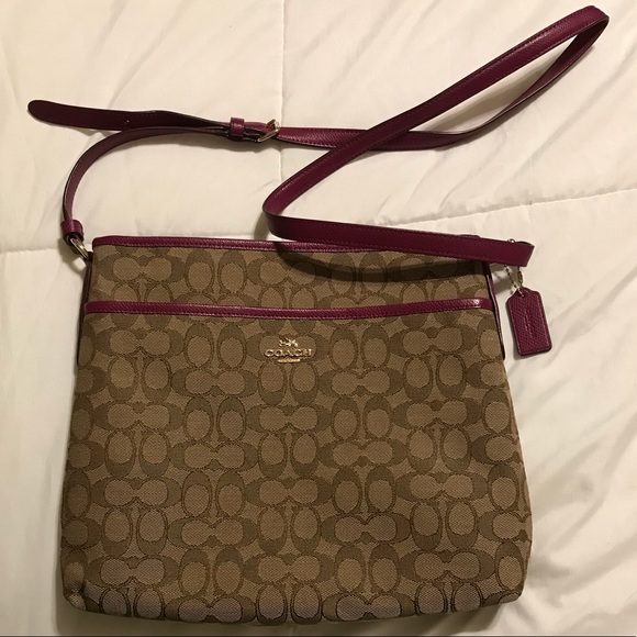 Coach Handbags - Coach Crossbody
